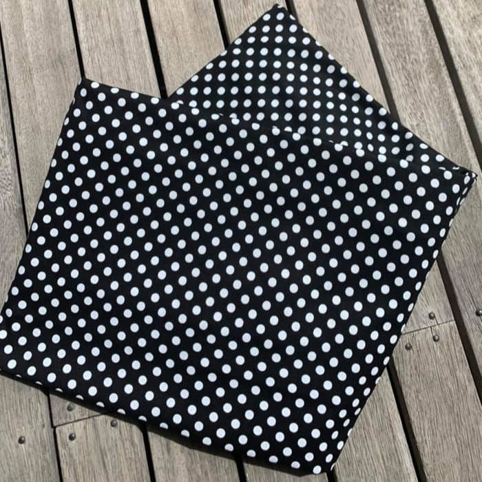 PET BED - Black & White Spot